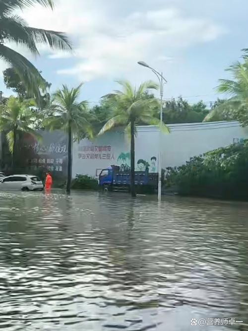 海南岛东部等地遭大暴雨侵袭 明后天降雨减弱