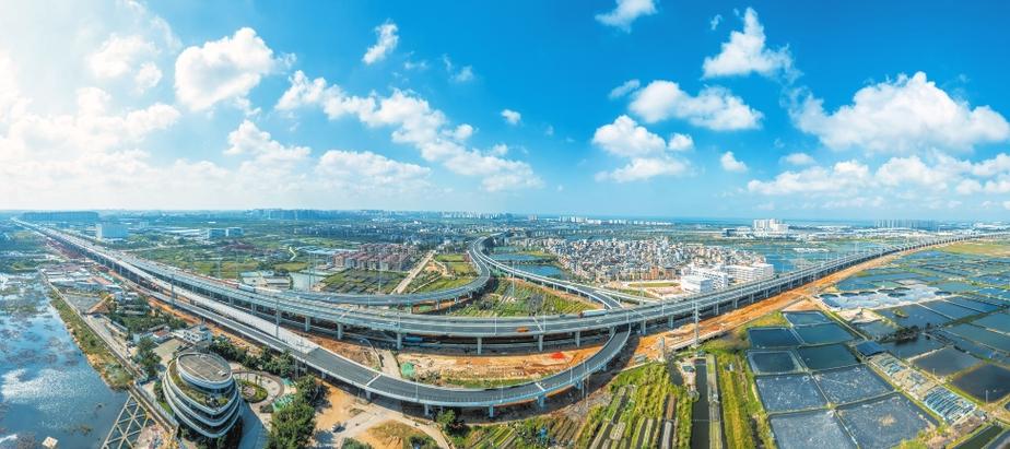 海口新海港片区“二线口岸”集中查验区专用通道新建工程通车