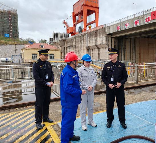湖北武汉铁路运输检察院加强铁路安全生产领域监督——高铁旁的一次违规施工纠治