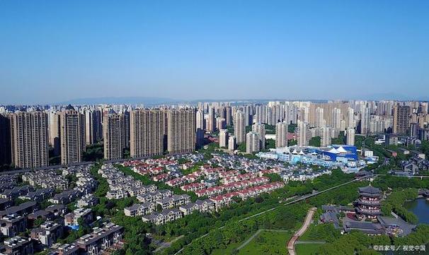 国家发展改革委:到2025年 城镇新建建筑全面执行绿色建筑标准