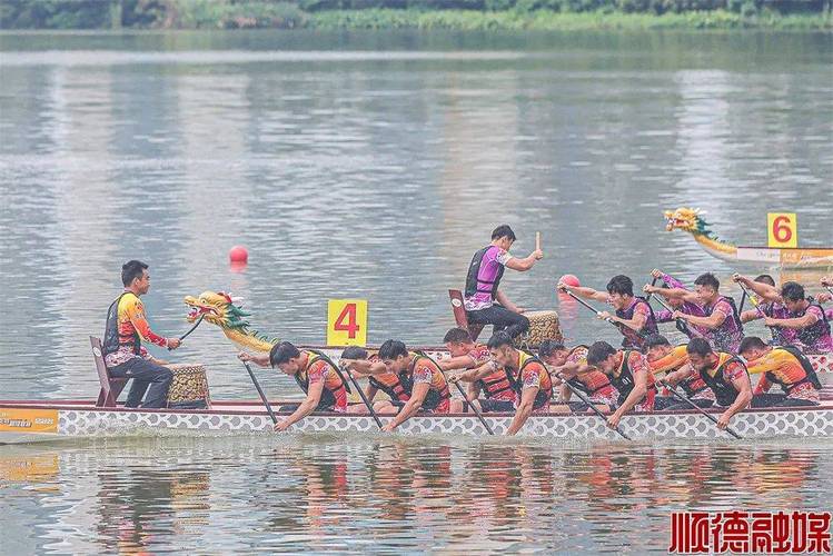 广东佛山举办首届F3龙舟超级联赛总决赛