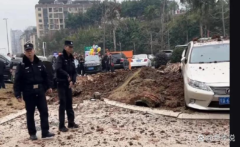 益阳一地惊现未引爆炮弹引大量村民围观！民警封锁现场安全转移